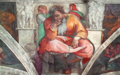 Fresco del afligido profeta Jeremías pintado por Miguel Ángel entre 1508 y 1512 en la capilla Sixtina del Vaticano Fresco del afligido profeta Jeremías pintado por Miguel Ángel entre 1508 y 1512 en la capilla Sixtina del Vaticano